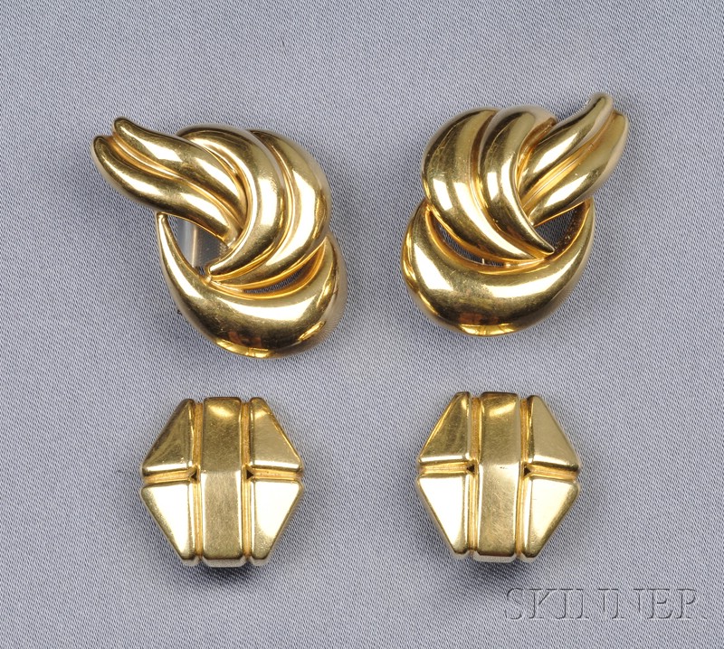 Appraisal: Two Pairs of kt Gold Earclips designed as ribbed foliate