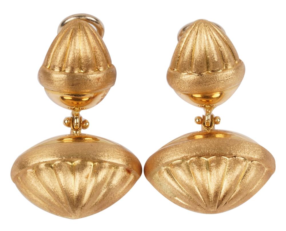 Appraisal: PAIR OF ITALIAN KARAT YELLOW GOLD ACORN DROP EARRINGSsigned '