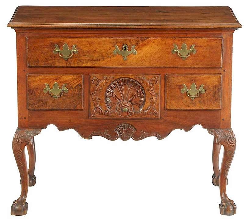 Appraisal: Fine American Chippendale Walnut Dressing Table Lancaster Chester County Pennsylvania