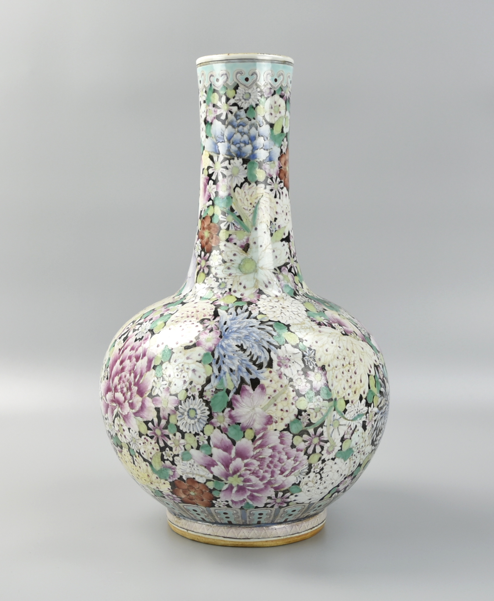 Appraisal: CHINESE FAMILLE ROSE VASE W FLOWER - TH C A