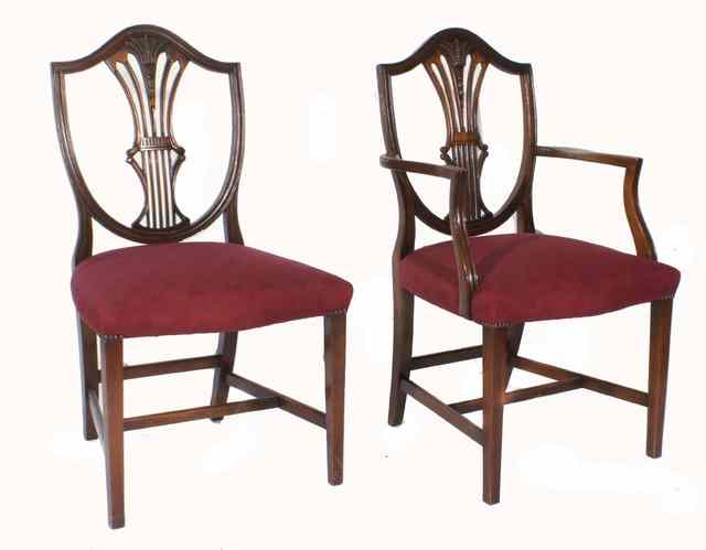 Appraisal: A SET OF TEN HEPPLEWHITE STYLE MAHOGANY SHIELD BACKED DINING