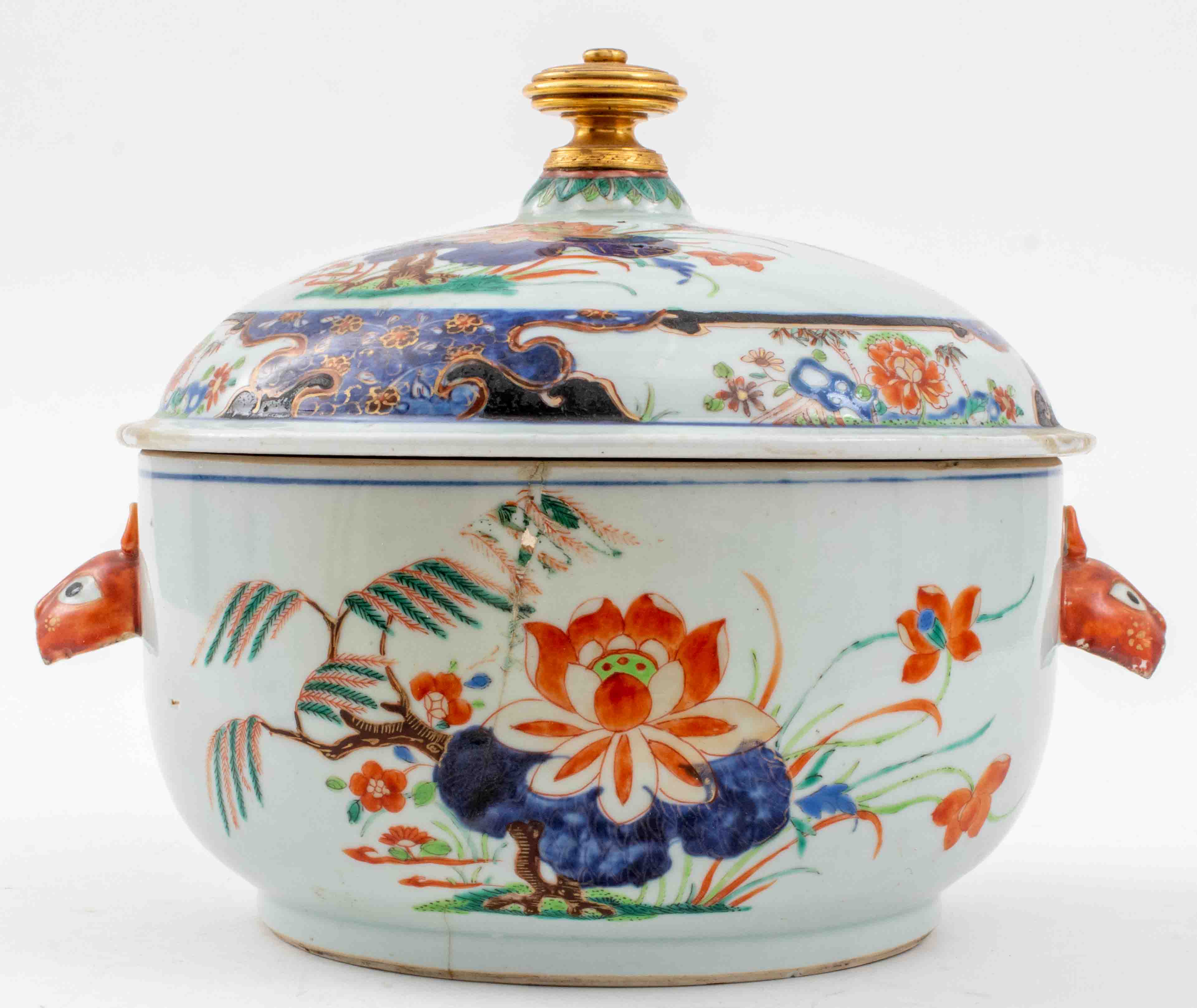 Appraisal: CHINESE WUCAI COVERED PORCELAIN JAR Chinese wucai porcelain jar with