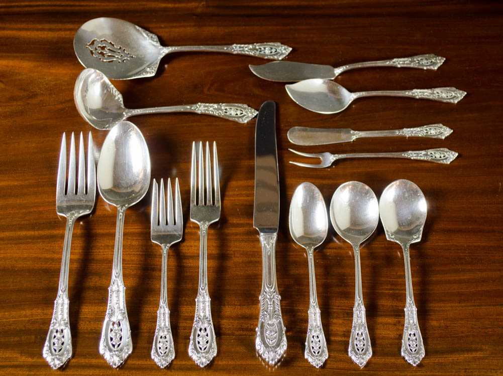 Appraisal: WALLACE ROSE POINT STERLING SILVER FLATWARE SET ninety-one pieces comprised