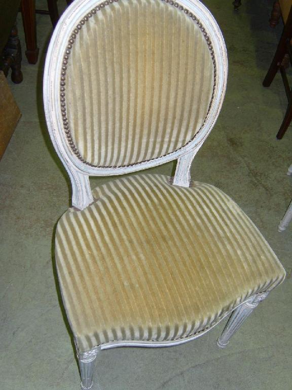 Appraisal: A set of eight dining chairs with cameo backs and