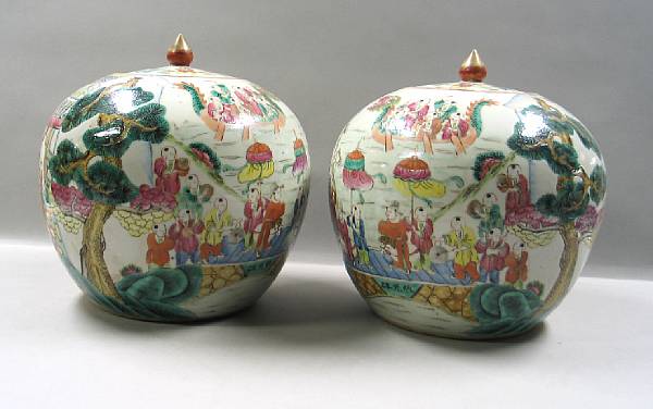 Appraisal: A pair of famille rose covered jars Late th Century