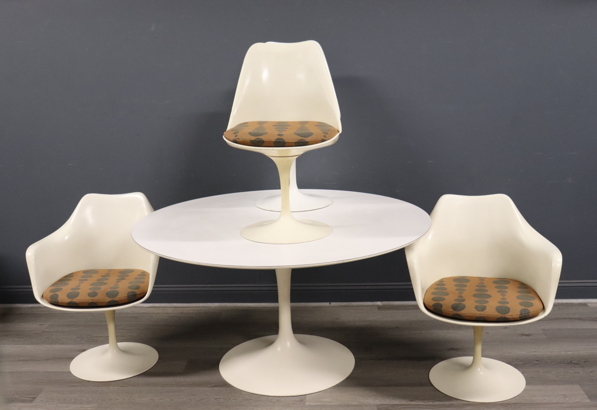 Appraisal: Midcentury Knoll Saarinen Tulip Table Chairs From a Chappaqua NY