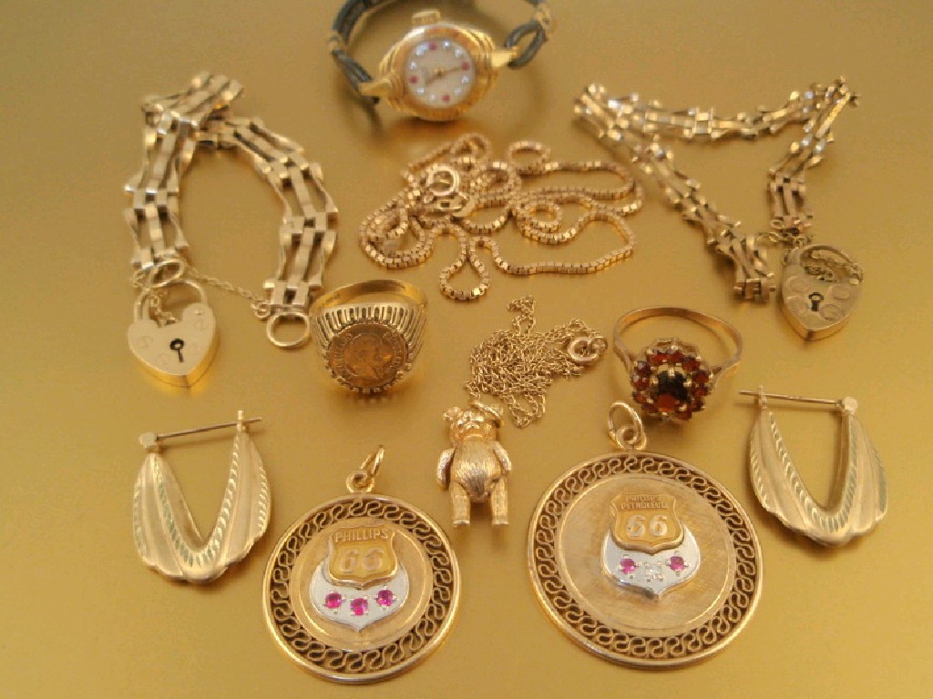 Appraisal: Small ct gold jewellery items some scrap g all in