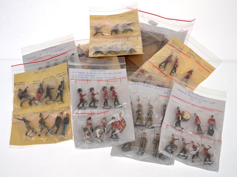 Appraisal: A COLLECTION OF UNBOXED BRITAINS SOLDIERS INCLUDING SCOTS DOUGH BOYS