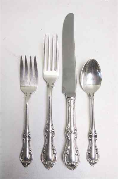 Appraisal: PIECE INTERNATIONAL SILVER FLATWARE SET plus storage chest Flatware in