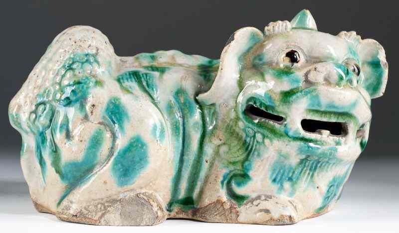 Appraisal: Chinese Earthenware Foo Dog Planterunsigned early th century the recumbent