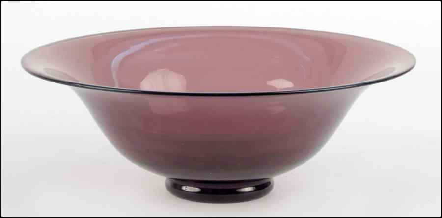 Appraisal: STEUBEN AMETHYST GLASS CENTER BOWL Polished pontil bears Steuben acid