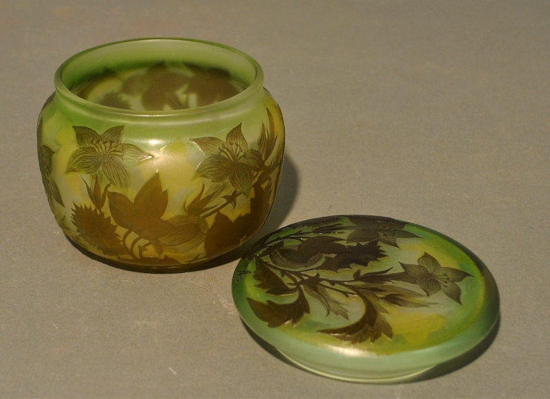 Appraisal: - cs Zoltan - Hungry art glass green thistle decorated