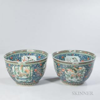 Appraisal: Pair of Large Famille Verte Bowls Pair of Large Famille