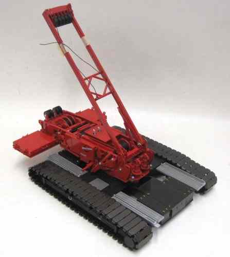 Appraisal: MANITOWOC SCALE DIECAST METAL CRAWLER CRANE red and black paint