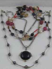 Appraisal: A silver necklace approx cm long with a cabochon amethyst