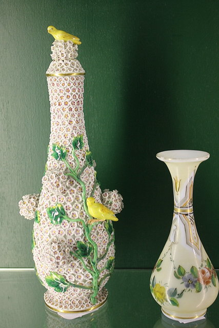 Appraisal: A MEISSEN STYLE VASE with open flower heads and two