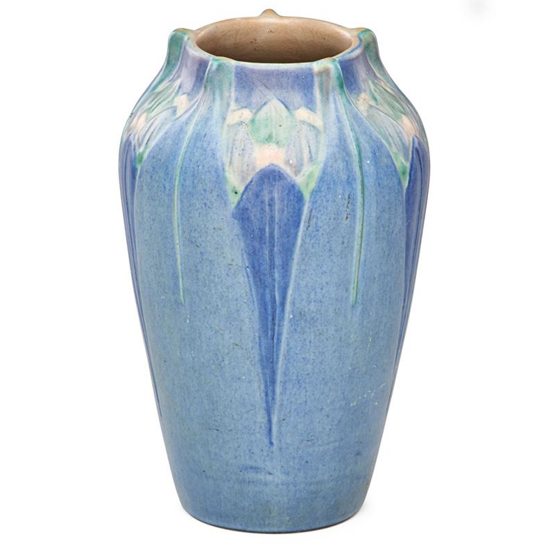 Appraisal: NEWCOMB COLLEGE Vase with stylized leaves Condition Report Some spots