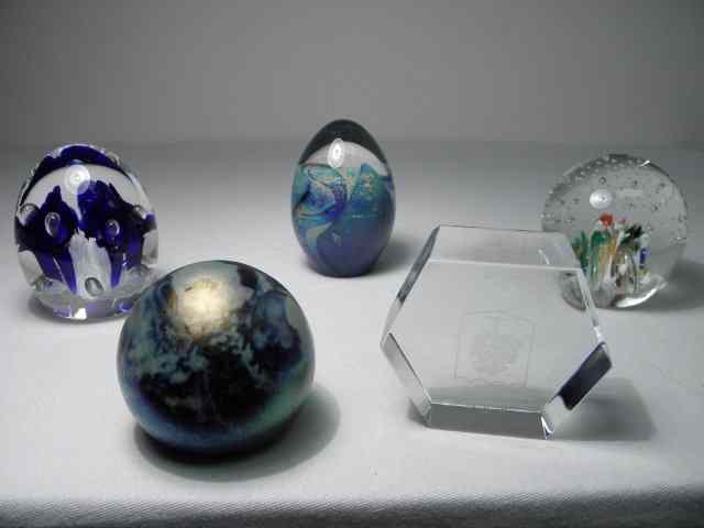 Appraisal: Lot of five assorted art glass paperweights Includes a ''