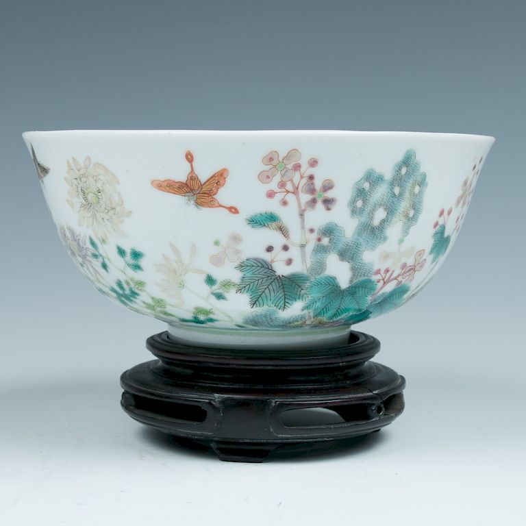 Appraisal: FAMILLE ROSE 'FLORAL AND FAUNA' BOWL TH C Of globular