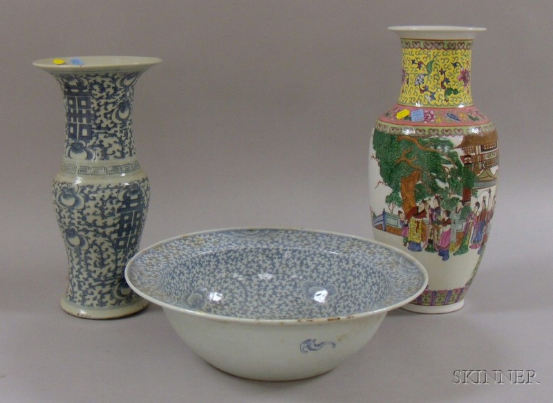 Appraisal: Three Pieces of Asian Ceramics a large blue and white