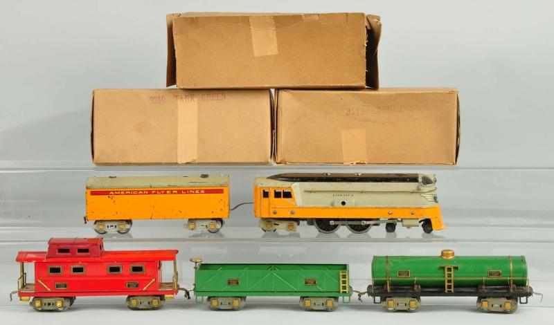 Appraisal: American Flyer O Gauge Hiawatha Freight Set Description Pre-war Complete