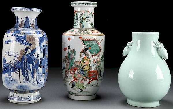 Appraisal: A GROUP OF THREE CHINESE PORCELAIN VASES A GROUP OF