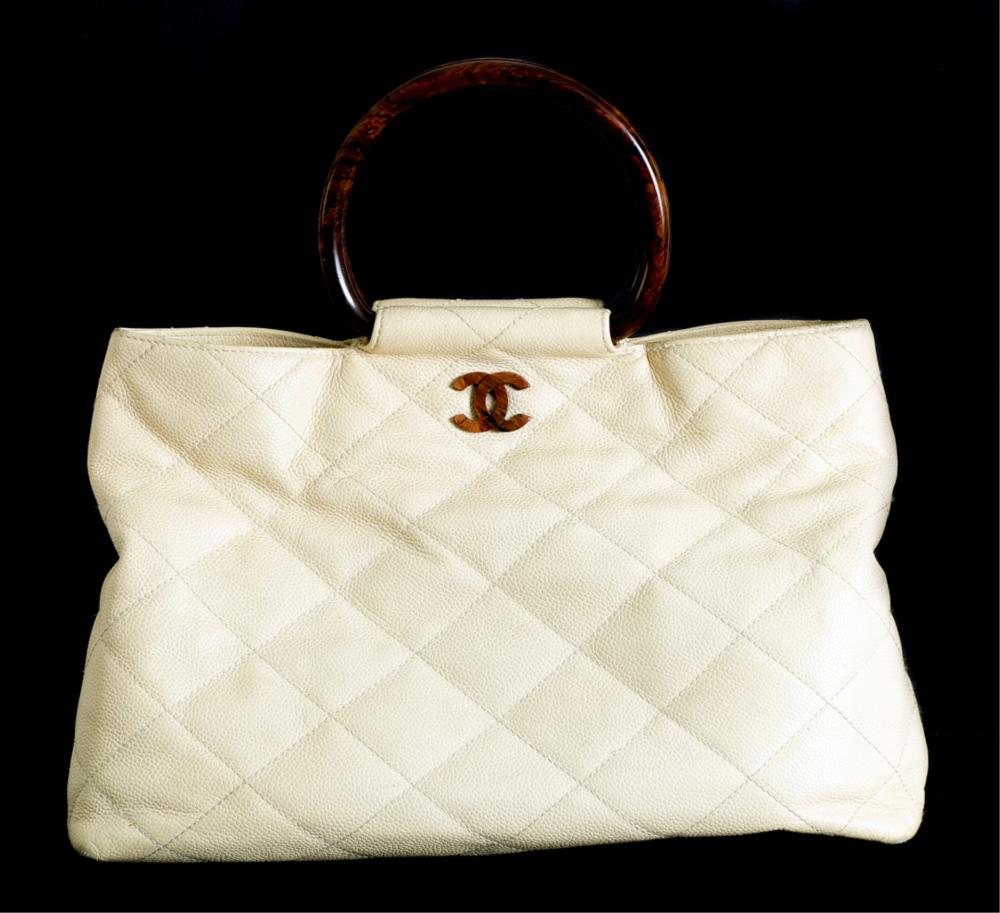 Appraisal: CHANEL QUILTED HANDBAG WITH WOOD HANDLESRare ivory tone Chanel purse