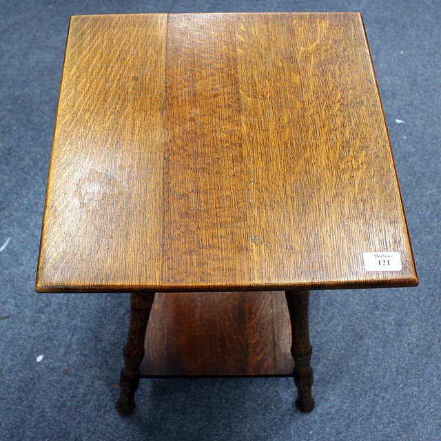 Appraisal: A MID TH CENTURY OAK OCCASIONAL TABLE square top standing