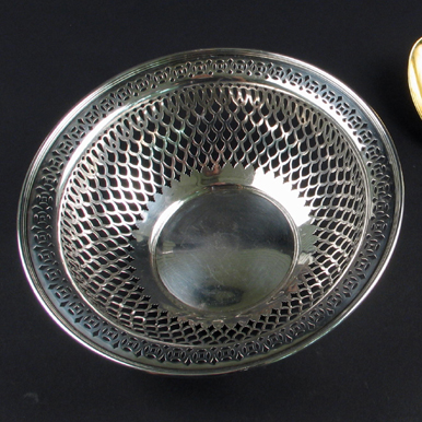 Appraisal: A TIFFANY AND COMPANY STERLING SILVER BOWL in a pierced