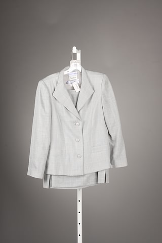 Appraisal: Andr Laug gray linen skirt suit Size M Neiman Marcus