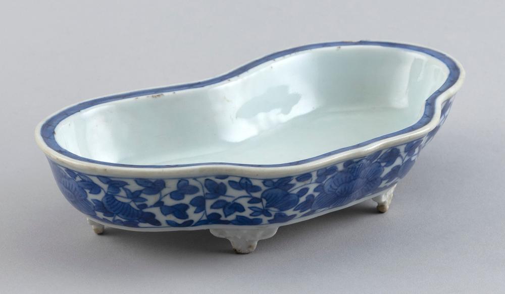 Appraisal: CHINESE BLUE AND WHITE PORCELAIN DISH TH CENTURY HEIGHT LENGTH