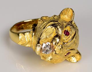 Appraisal: K Tiger Ring with ct diamond K yellow gold figural