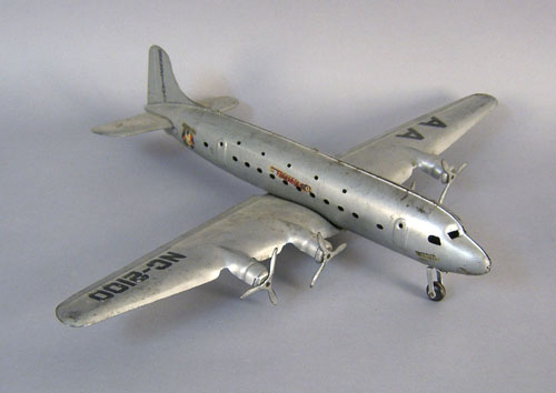 Appraisal: Tin American Airlines airplane th c l