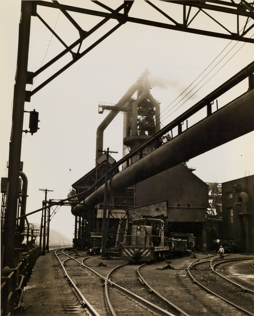 Appraisal: PITTSBURGH STEEL CO An archive of approximately photographs relating to