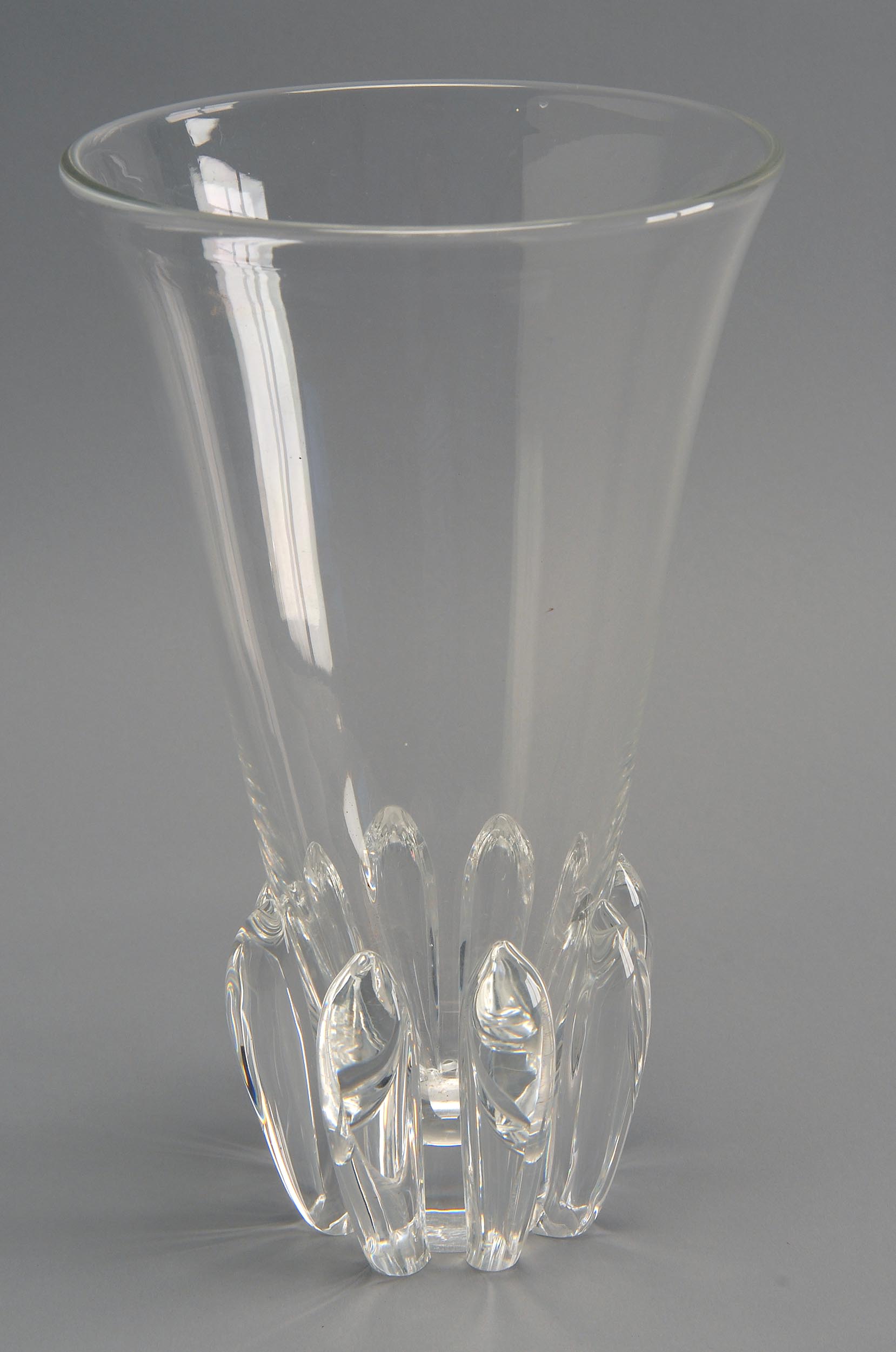 Appraisal: TH CENTURY STEUBEN GLASS VASE in trumpet form with eight