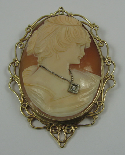 Appraisal: VICTORIAN CAMEO PORTRAIT PENDANT BROOCH with a K yellow gold