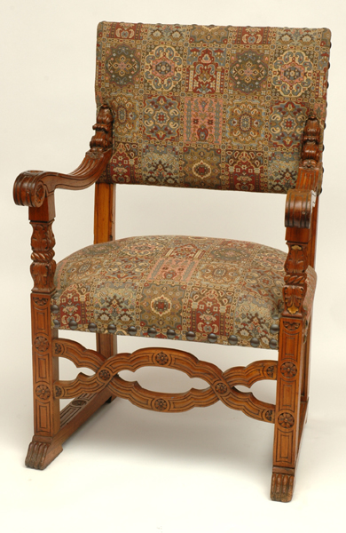 Appraisal: A PAIR OF LATE TH CENTURY CONTINENTAL OAK THRONE CHAIRS