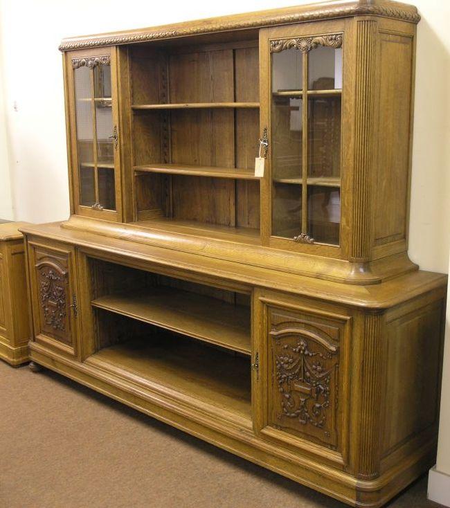 Appraisal: A good quality Dutch solid medium oak dresser superstructure having