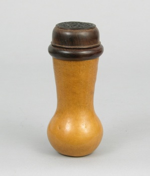 Appraisal: A Gourd Scent Jar ca th th Century A yellow