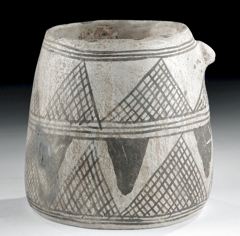 Appraisal: Beautifully Preserved Anasazi Pottery Mug w Lug Handle Native American