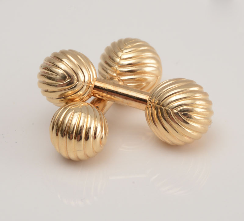 Appraisal: PAIR OF VINTAGE K YELLOW GOLD BARBELL CUFFLINKS Stamped '