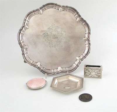 Appraisal: A mixed lot of items comprising an electroplated salver of