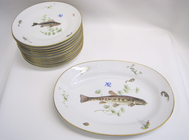 Appraisal: RICHARD GINORI PORCELAIN FISH SET pieces comprised of the oval