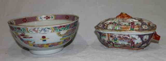 Appraisal: A CHINESE MANDARIN PATTERN SMALL OVAL TUREEN and cover th