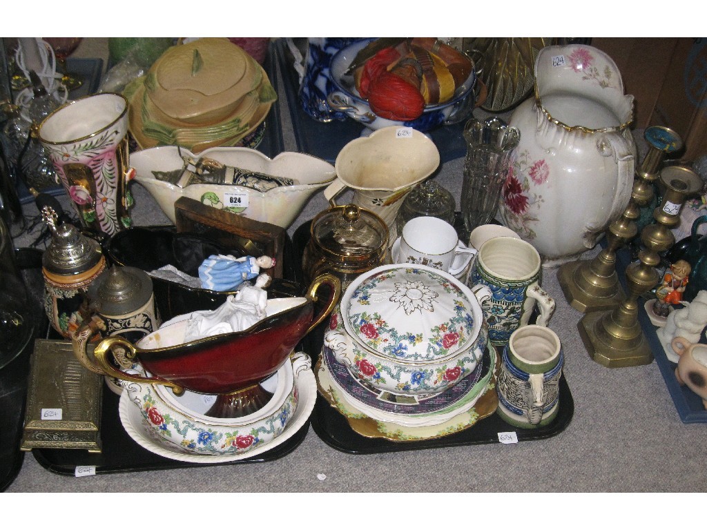 Appraisal: Lot comprising two trays of ceramics etc to include Royal