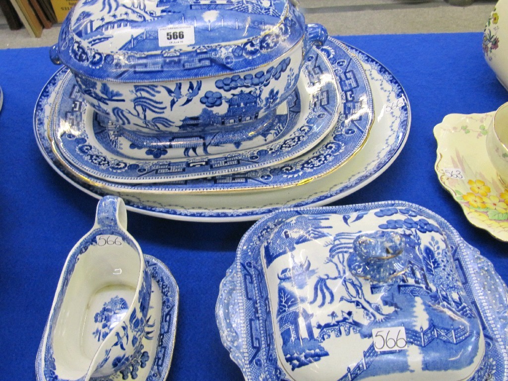 Appraisal: Ridgways blue and white willow pattern tureen covered vegetable dish