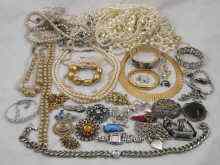 Appraisal: A large quantity of costume jewellery