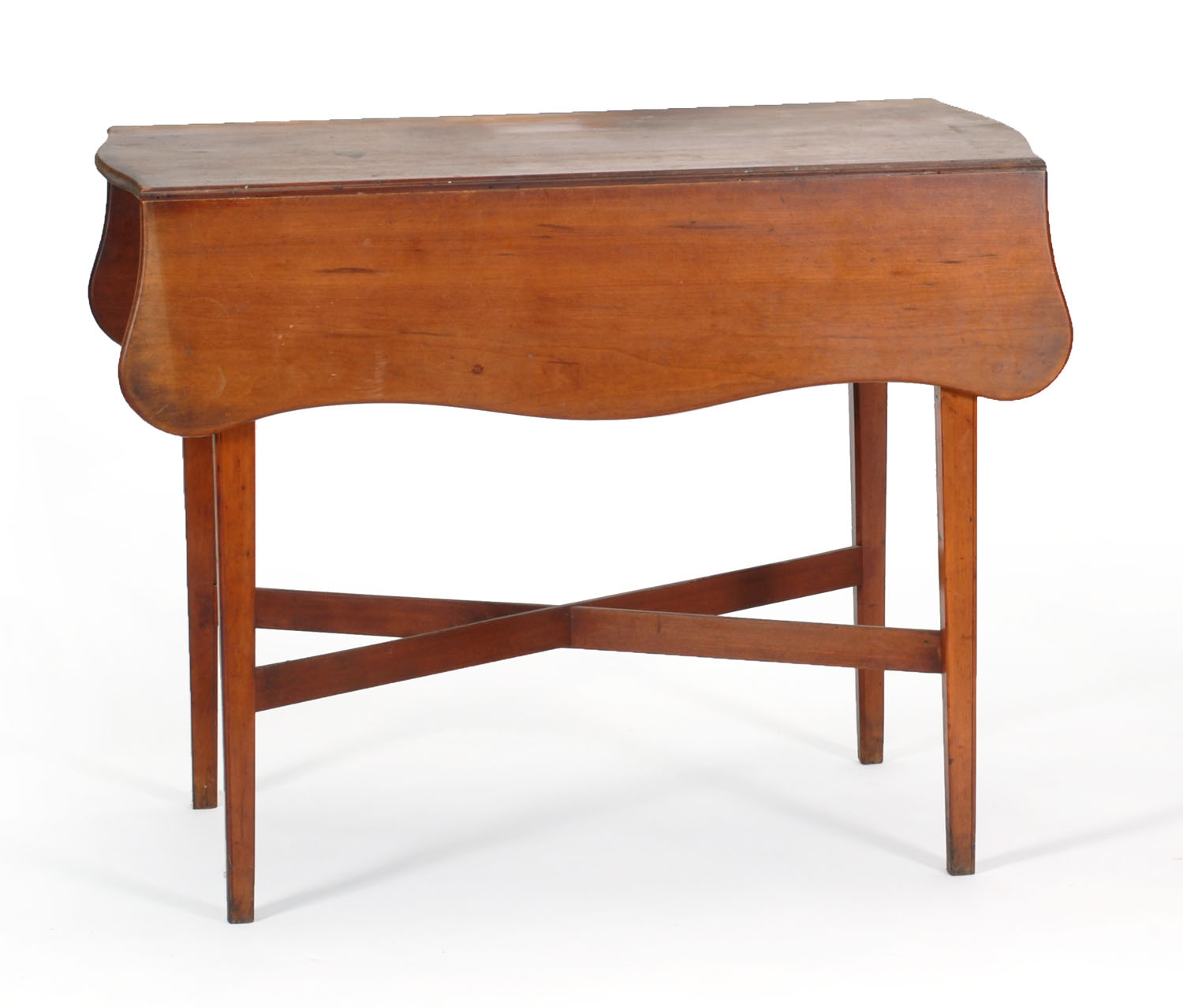 Appraisal: CIRCA AMERICAN HEPPLEWHITE PEMBROKE TABLE in cherry with nicely shaped