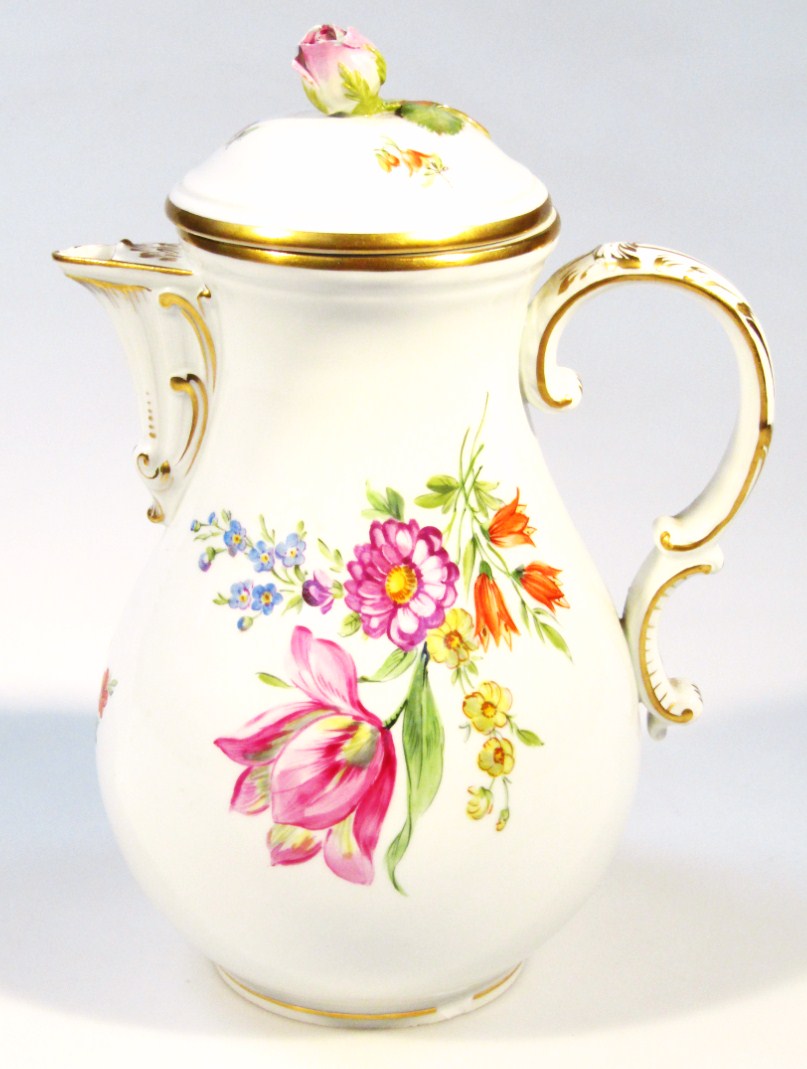 Appraisal: A thC Meissen porcelain coffee pot of large proportion the