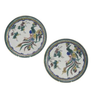 Appraisal: Pair Chinese famille vert porcelain cabinet plates Pair Chinese famille